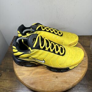 Nike Air Max Plus Tn Shoes Mens Size 12 Tuned Air AV7940-700 Sneakers Black Yell